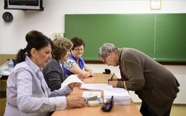 Népszavazás - Nem szavazhat, aki nem írja alá a névjegyzéket