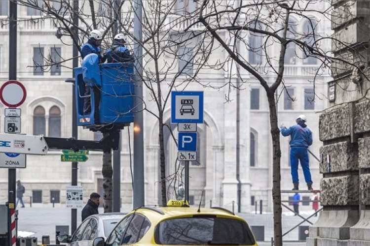 Lezárások és forgalomkorlátozások lesznek Putyin érkezésekor a fővárosban