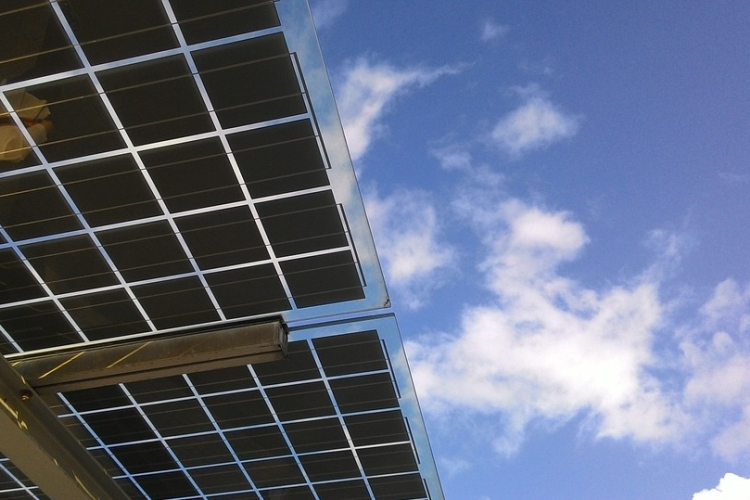 Feltételekkel termőföldön is lehetne napenergiát termelni