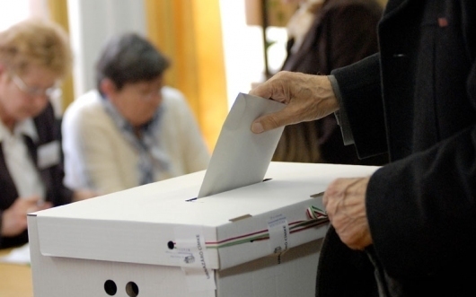 Hétfő délutánig gyűjthetik az ajánlásokat az önkormányzati választás jelöltjei