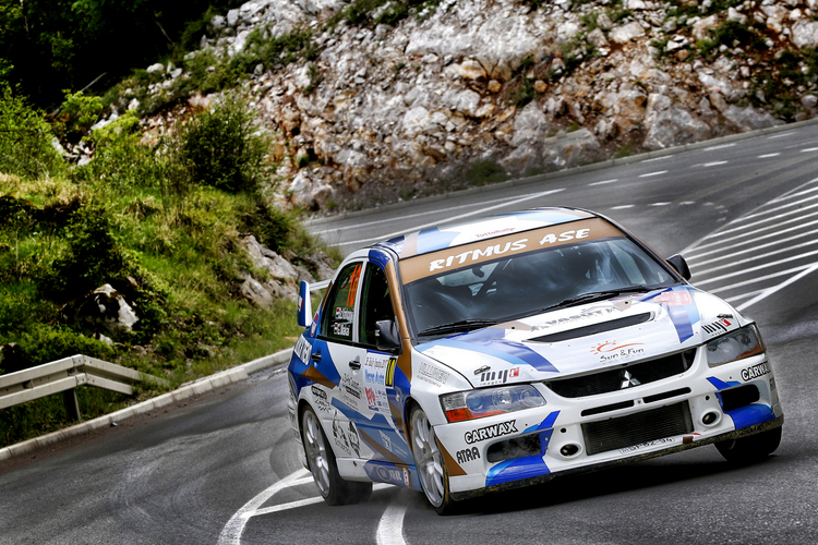 Rally: Rövid pihenő!